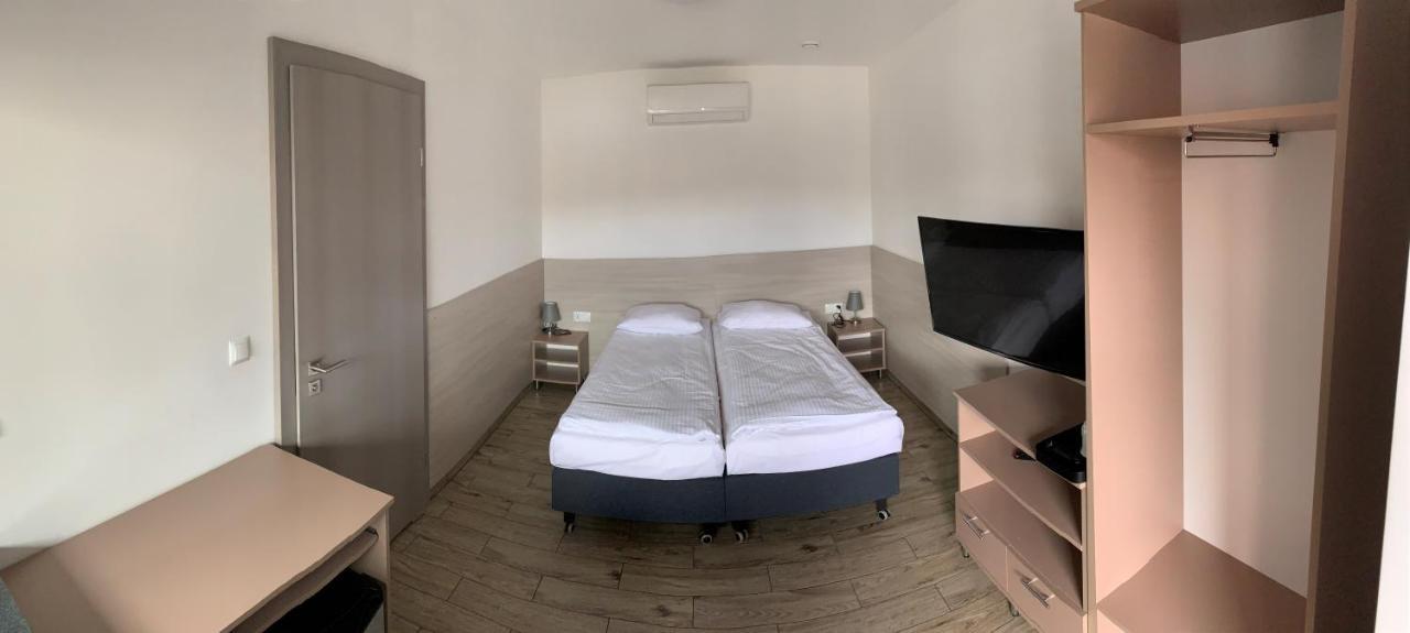 Ludowa Restauracja & Noclegi Kietrz Экстерьер фото