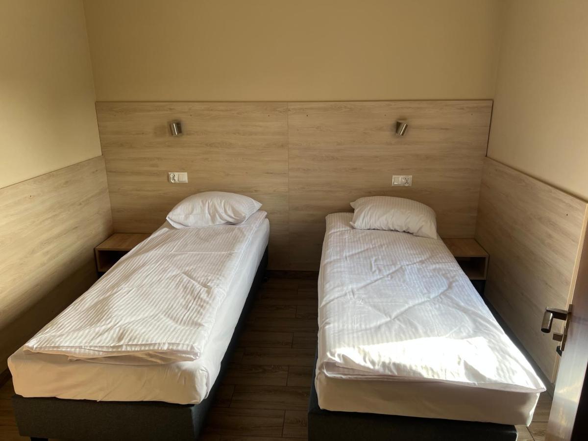 Ludowa Restauracja & Noclegi Kietrz Экстерьер фото